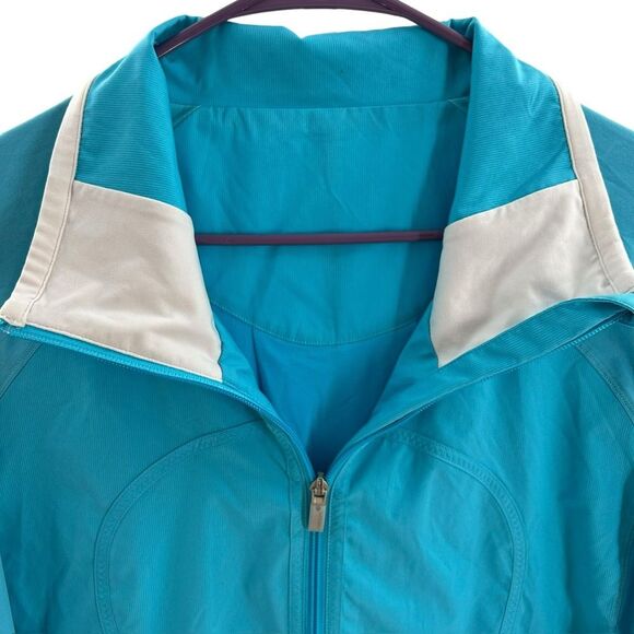 Lululemon Women’s 12 Track Attack Full Zip Windbreaker Jacket Aqua Blue‎ Sporty - Picture 5 of 15